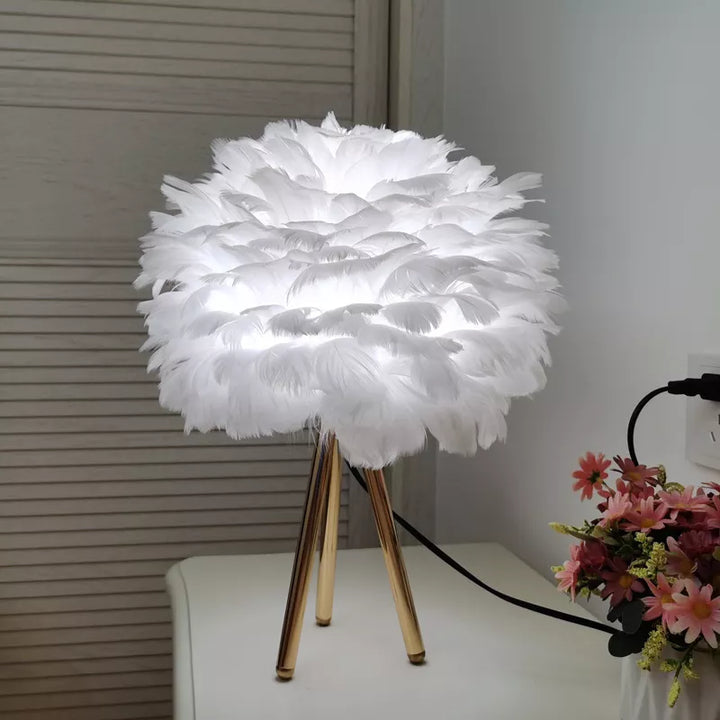 Modern Simple Feather LED Table Lamp Bedroom Study Dining Room Hotel Bedside Lamp Living Room Decoration Metal Table Lights