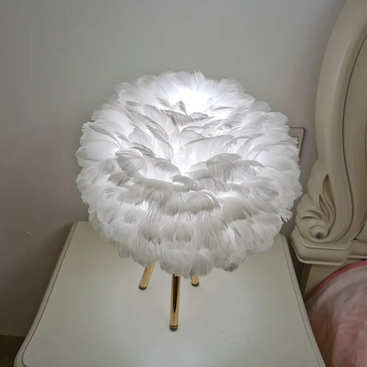 Modern Simple Feather LED Table Lamp Bedroom Study Dining Room Hotel Bedside Lamp Living Room Decoration Metal Table Lights